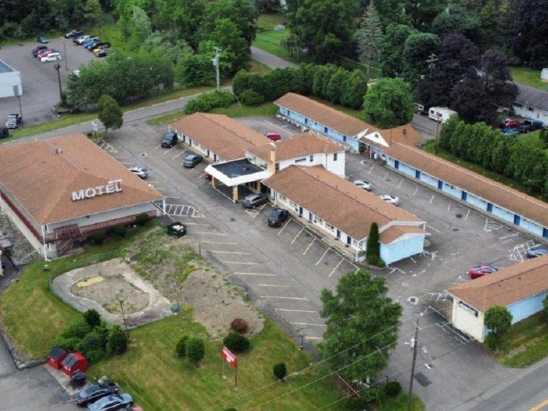 Parkway Inn Vestal Bagian luar foto