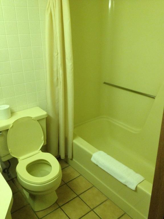 Parkway Inn Vestal Bagian luar foto